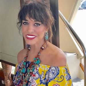 Meet your Posher, Linda